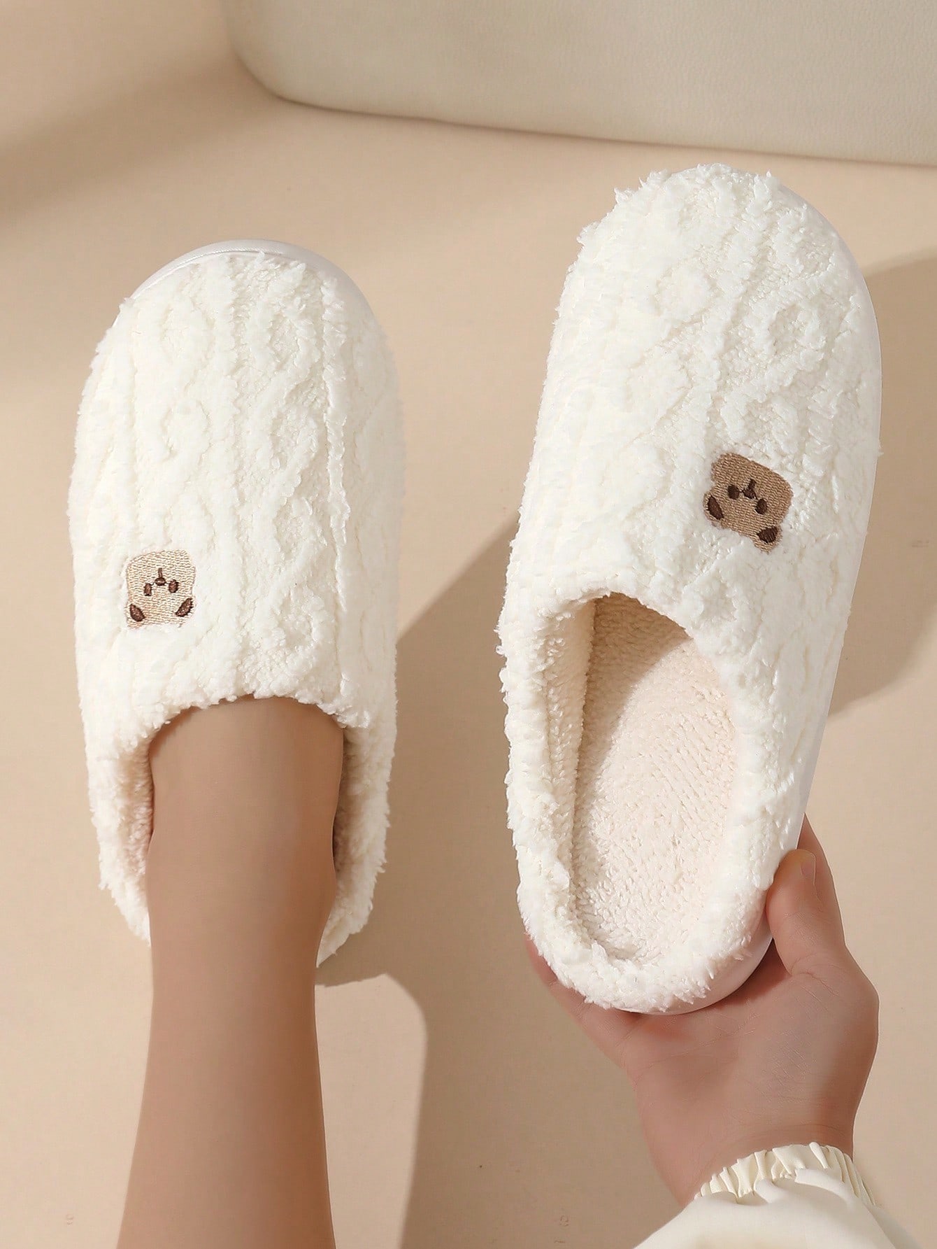 Winter Clothing Material - Pantofole da uomo e da donna