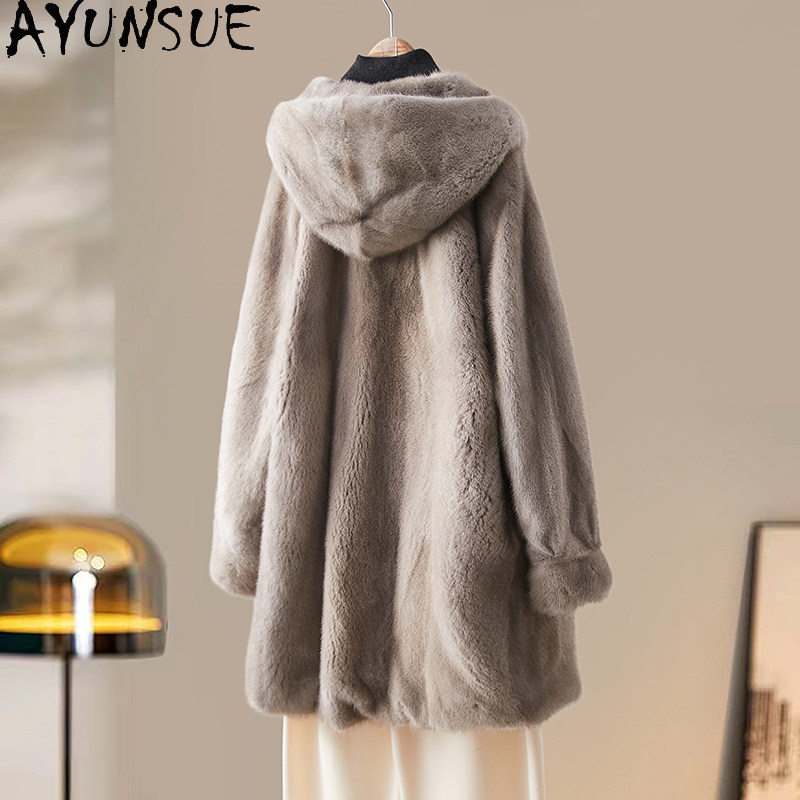 AYUSNUE Cappotto di Lusso in V - Winter Clothing Label recensione e prezzo