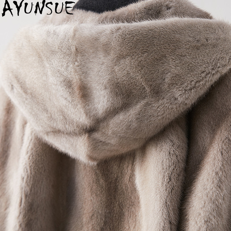 AYUSNUE Cappotto di Lusso in V - Winter Clothing Label recensione e prezzo