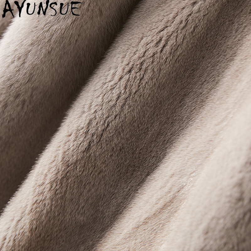 AYUSNUE Cappotto di Lusso in V - Winter Clothing Label recensione e prezzo